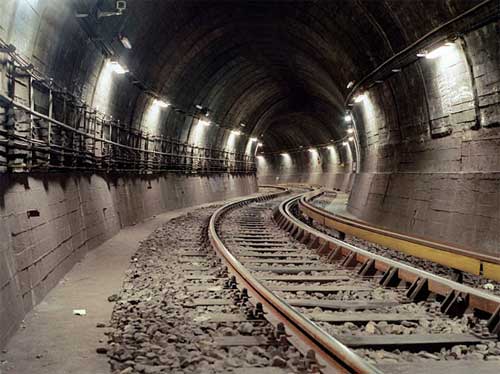 une ambiance magnifique due aux éclairages des tunnels 